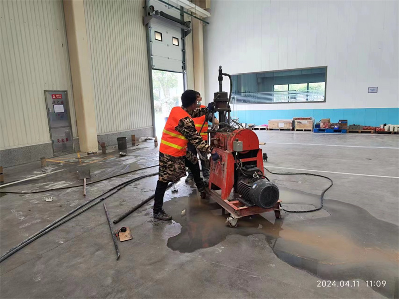 关岭厂房地面下沉塌陷注浆加固施工